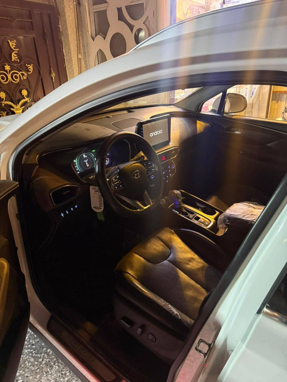 سلام عليكم 
هيونداي سنتافي 2020
بصمة 
بانوراما
لد امامي وخلفي
سايد بريك بصمة
اوتو هولد 
مكينة V6
جلد
كراسي كهرباء
دشبول ديجتال
كامرة امامية وخلفية
فورويل 
جنطة كهرباء
تبريد 3 قطع
تبريد بيانو
داخل قرميدي 
4 وضعيات قيادة
دشبول 4 الوان متغير 
جنطة كهرباء
السيارة فول مواصفات للاخير وبعد بيهة هواي مواصفات رقم بغداد وباسمي هزة وسنوية ورقم جديد مكينة كير مكفول
ومكفولة من الصبغ والضربة والتبديل 
مكاني بغداد وسعرها مناسب جدا رقمي ***********
