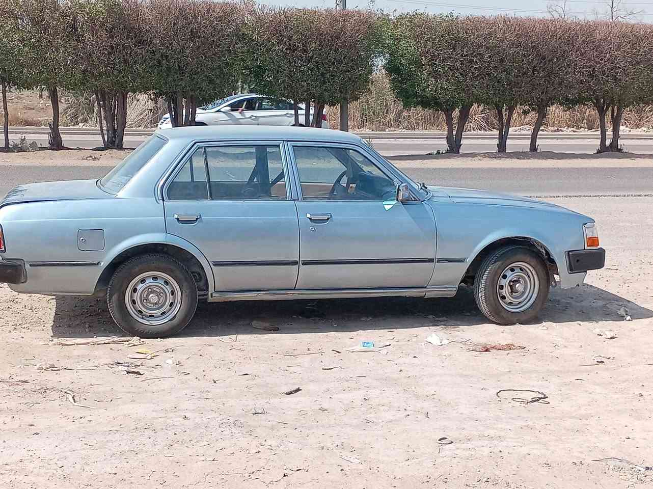 سلام عليكم تيوتا كرونا ٨١ سيارة حلوه وجاهزه مكان لسياره بغداد لسعر٤٠ رقمي ***********
