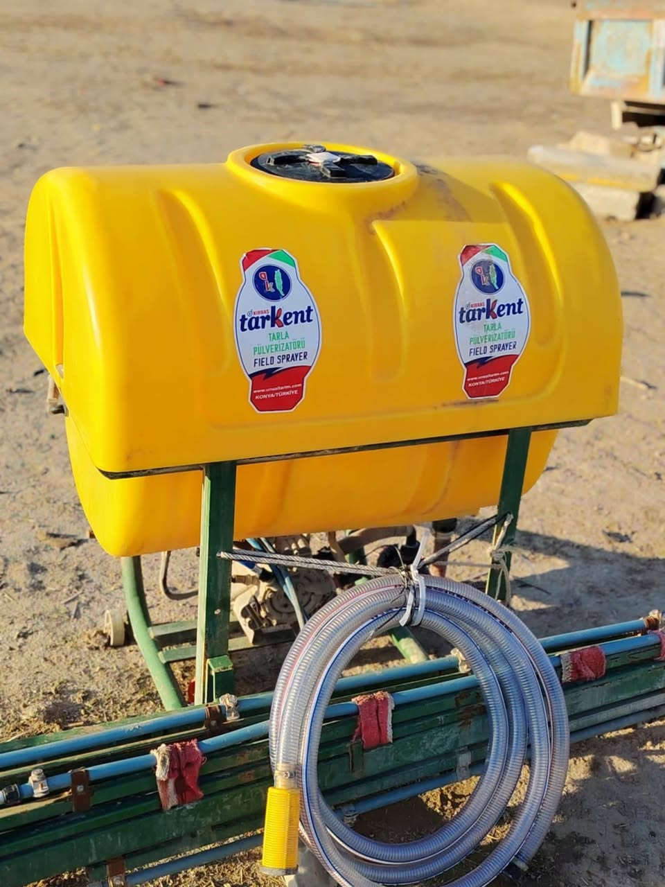 السلام عليكم محمولة مال دوه للبيع جديده مشتغله موسم واحد فقط السعر 750 وبيها مجال المكان طريق كربلاء نجف للستفسار ***********
