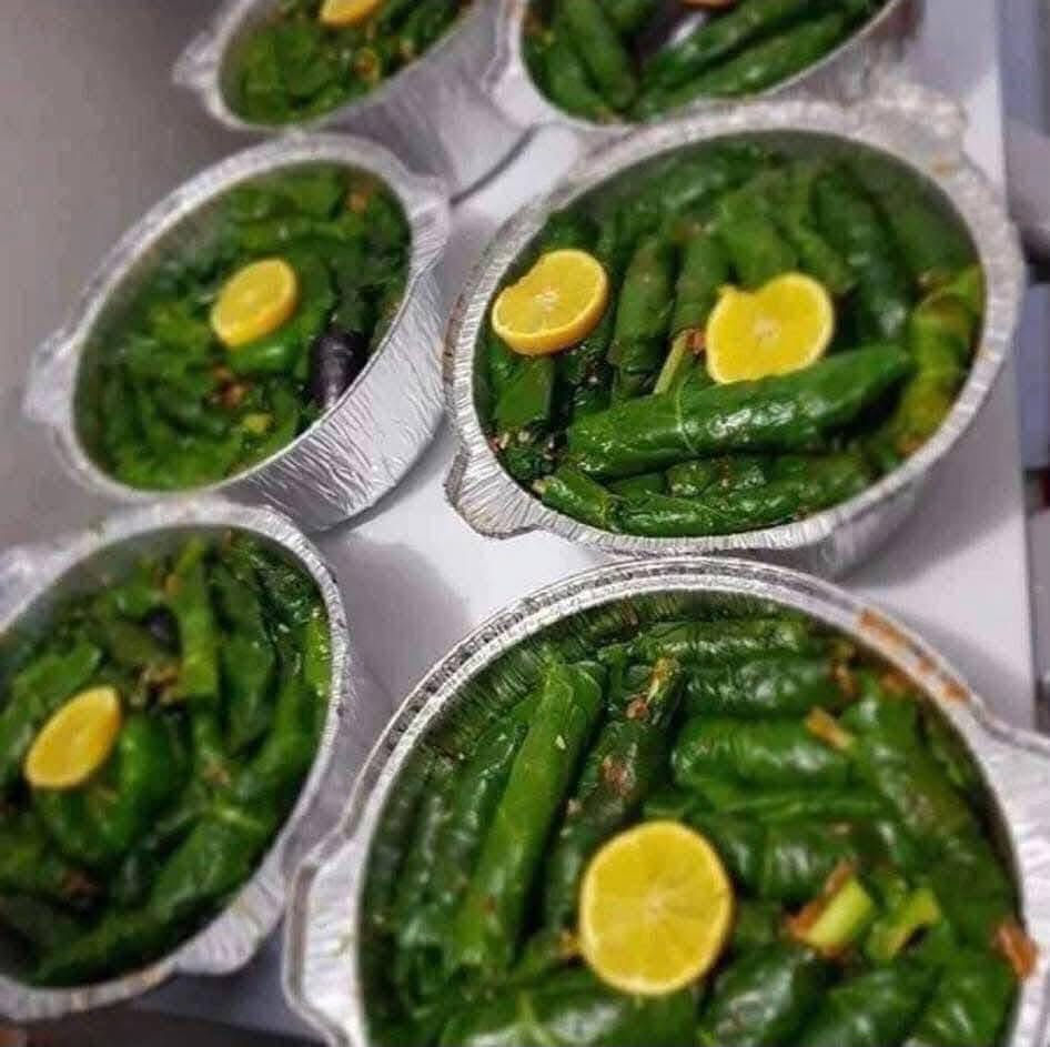 "المنظر يحجي وحده.. بس الطعم؟ يأخذكم لغير عالم! 🤤
لأن الدولمة مو مجرد أكلة، الدولمة بغدادية، حامضة، لذيذة، واللّچعة مالتها تسوى الدنيا! 😉🔥
في سُفرة عامرة، نلفها الكم بحب ونفس عراقي أصيل، من الجدر لجمعة العائلة، إلى أكبر صواني العزايم والمناسبات اللي ترفع الراس.🍇 و ورق العنب الذايب والدولمة المشكلة تذوب بالحلگ وكلها حامض ولذيذة
🛵 متوفر التوصيل لكافة مناطق بغداد.

📥 للحجز والاستفسار، راسلونا على خاص الصفحة أو واتساب 📲 
 أو الاتصال عالرقم ***********

وجدركم يوصلكم حار ونار
#سفرة_عامرة #دولمة_عراقية #ورق_عنب #طبخ_بيت #اكل_عراقي #بغداد #دولمة_لاچعة"@
