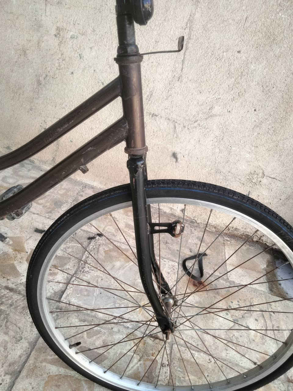 السلام عليكم ورحمة الله وبركاته بايسكل بناتي حجم 26للبيع باسكل كامل ماناقصه شي بس السرج مامضبوب والواير مال بريك موجود بس تشده وياه جاملغات وطياريه وحمالات وحبل وجرس العنوان الناصرية مركز السعر 55وبي مجال


**إذا كنت صاحب هذا الإعلان وتريد حذفه لأي سبب، رجاءا أرسل رسالة إلى الدعم الفني**