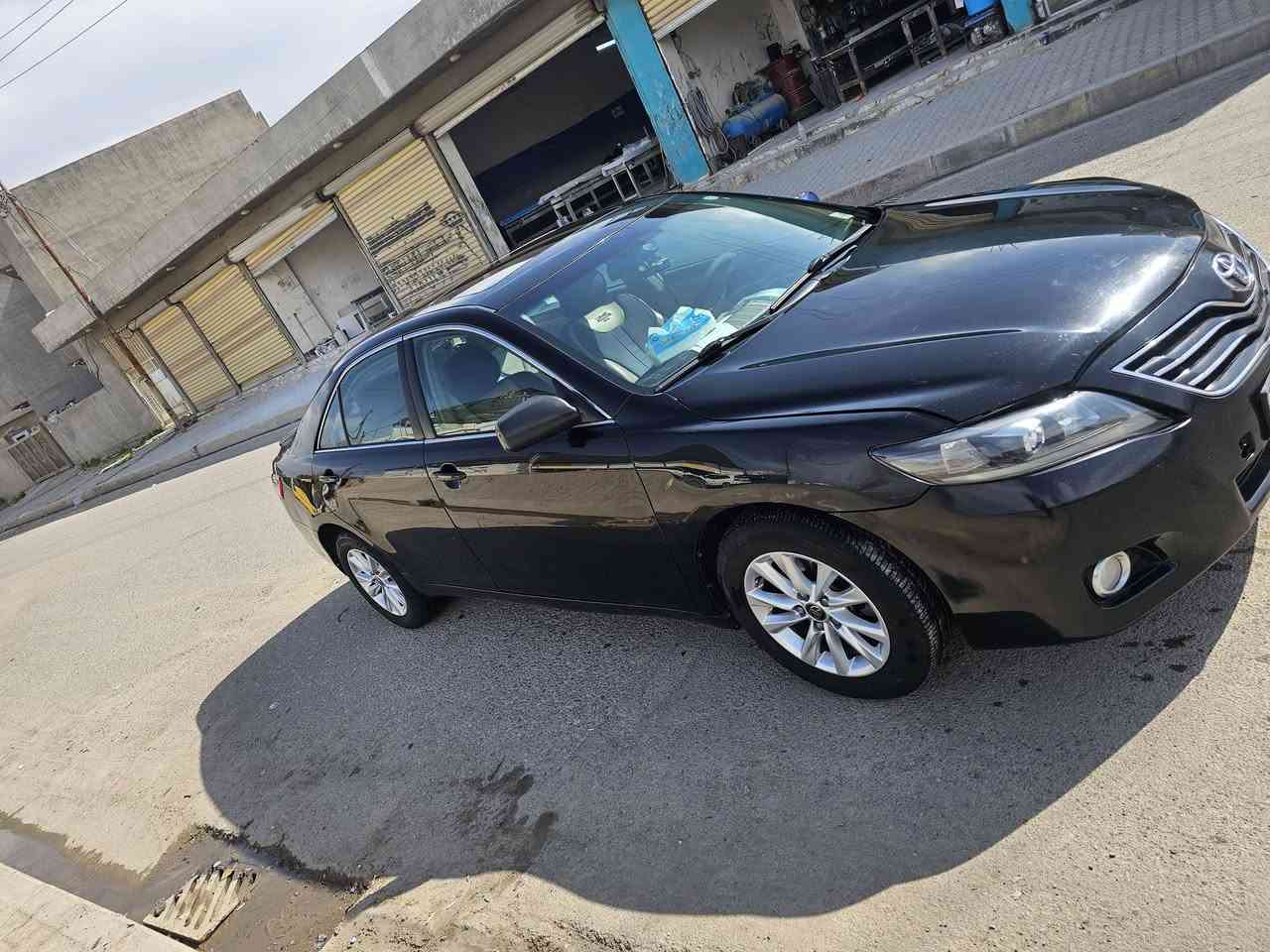 كامري فول استيراد خاص كويتي بيها قطعتين مواصفات ثلاجه+كيرعادي+اوتو+امبيS فاير مضخم صوت دبل +حساسات+برده+لايتات لكزز ايل ايدي/مراوس مع سياره هايبرد***********
