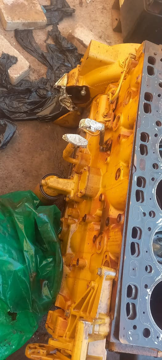 السلام عليكم للبيع نص محرك كتر بلرC6 ٦سلندر بي نقص بستم واحدمع العقل وتخم الضفيره اوربي دخول جديد نضيف ***********
