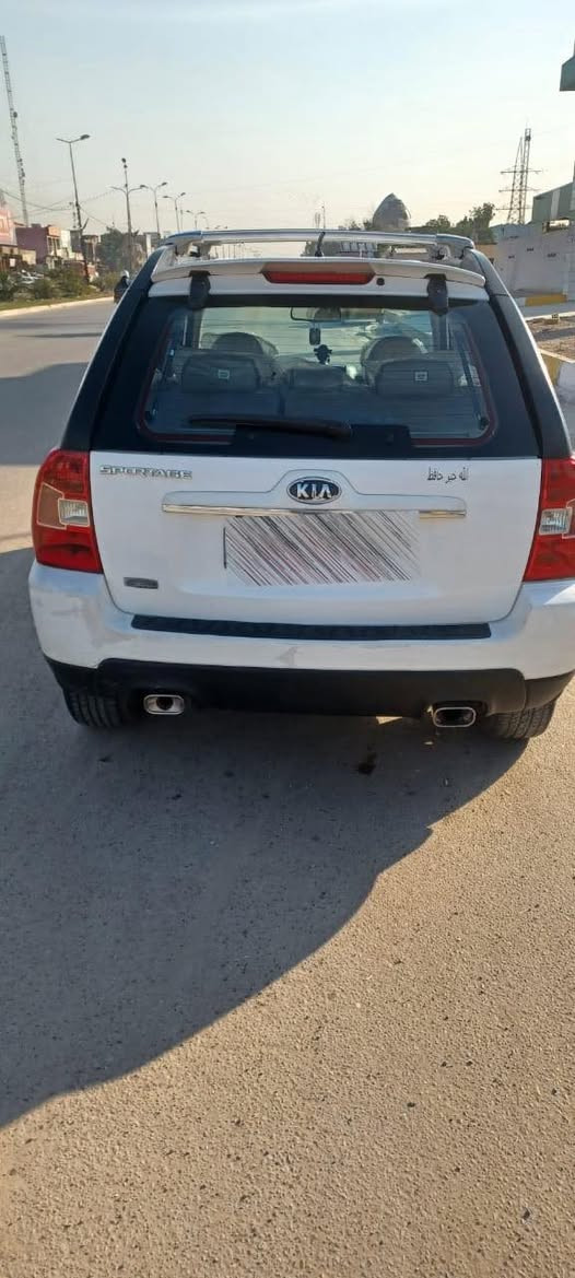 السلام عليكم مكلف بالنشر 
كيا سبورتج موديل 2009 خليجي سيارة مال بيت ونظيفة كلش 4 سلندر وماشية 149 وكلشي بيه شغال من كهربائيات وتبريد ومكينة خير من الله والسعر 130$ وبيه مجال للشراي والعنوان الدورة 
والاتصال على الرقم ‭***********
