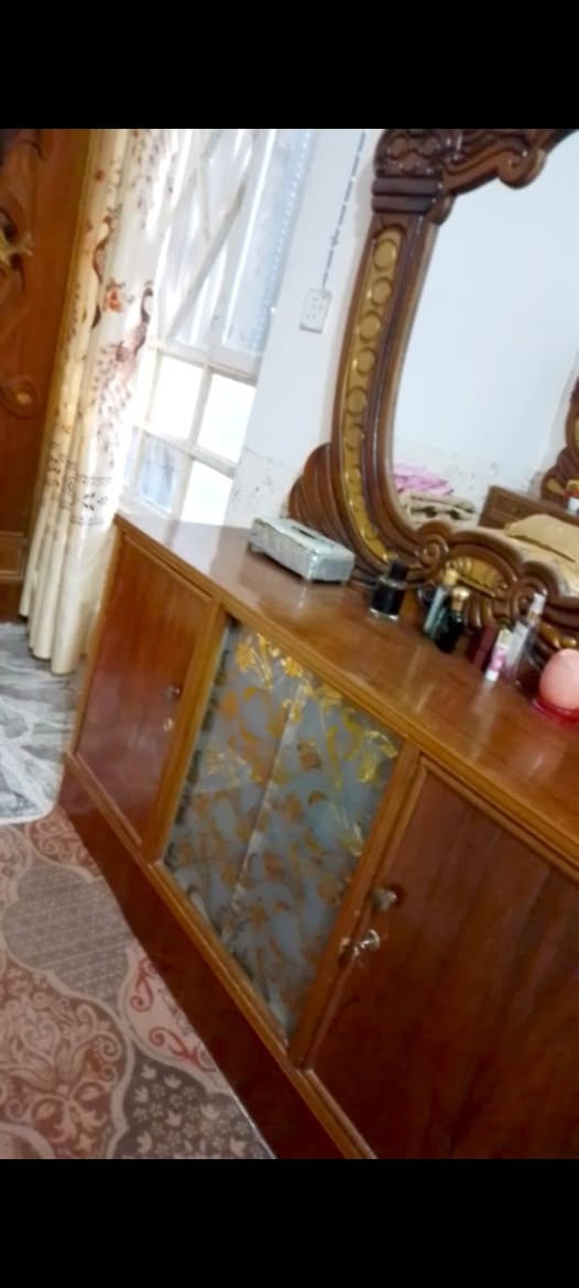 السلام عليكم غرفة اخشاب تسكام مستخدم نضيف جدا استعمال شهرين مكاني مناذره بيع مستعجل للاستفسار ***********
