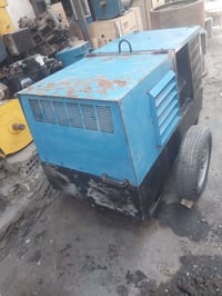 للبيع ماكنت لحيم مع مولد كهرباء سنكل ٢بستم ايطالي اخت الجديد0790252264...