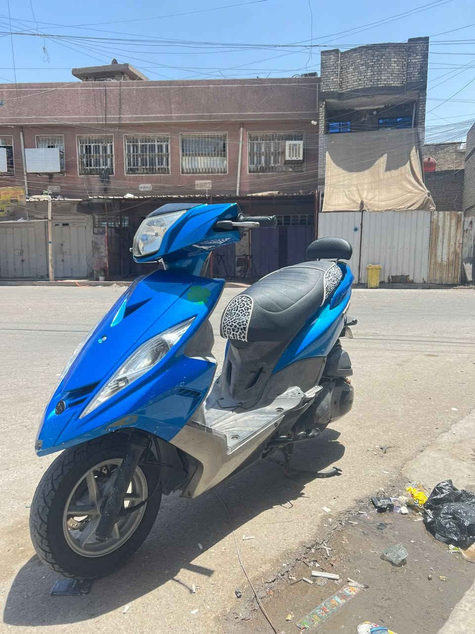 السلام عليكم دراجه جيتي ار للبيع دراجه جديده صاله شهر وعشرين يوم نازله وصلهة موجود كل نقص ما بيهة كفاله عامه ***********
