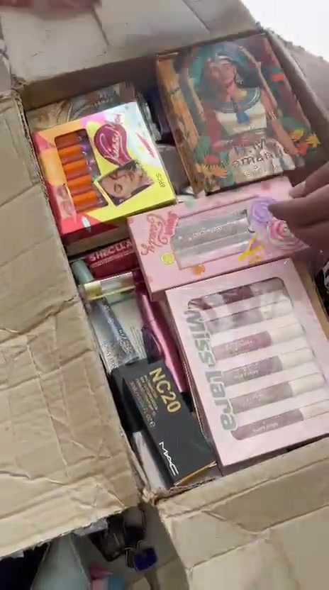 كارتون كوزمتك تفيد المشاريع الجديده سعر ع خاص
عندي جمله مفرد


**إذا كنت صاحب هذا الإعلان وتريد حذفه لأي سبب، رجاءا أرسل رسالة إلى الدعم الفني**