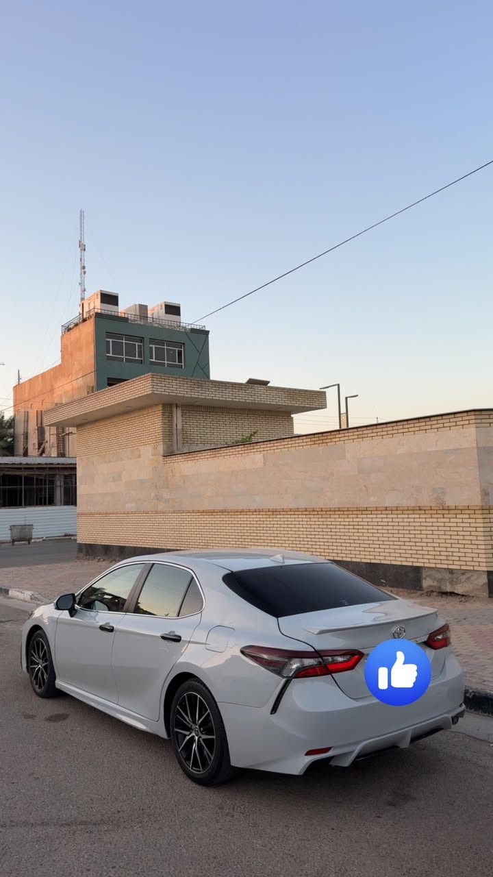 سلام عليكم كامري 2023 ماشيه 16 الف ميل قابل للزياده السياره بدون صبغ بيها قبق جنطه وجاملغات خلفيه PDR  والبنيد بي مكانين PDR السياره مكفوله من الصبغ بدون ايرباك رقم بغداد باسمي مكان السياره كربلاء معروضه ب 200 وبيها مجال للستفسار ***********
