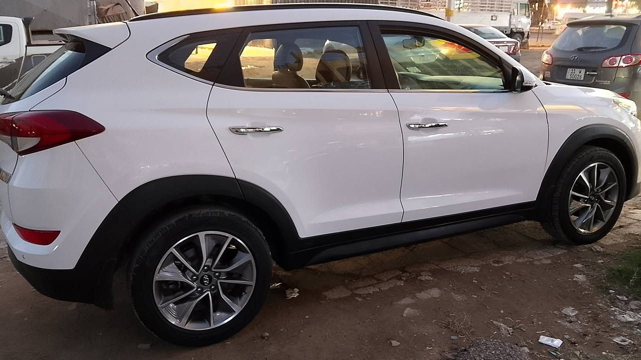 السلام عليكم ورحمة الله وبركاته
للبيع توكسان خليجي موديل ٢٠١٨( شركة الكاصد) مواصفاتها معروفة فول ١/١ سيارة نظيفة جدآ بدون صبغ أو تبديل أو بارد رقم بغداد بإسمي العنوان بغداد/ زيونة/ شارع الربيعي أو حي أور ***********  السعر ١٩٠ بيها مجال بسيط .
