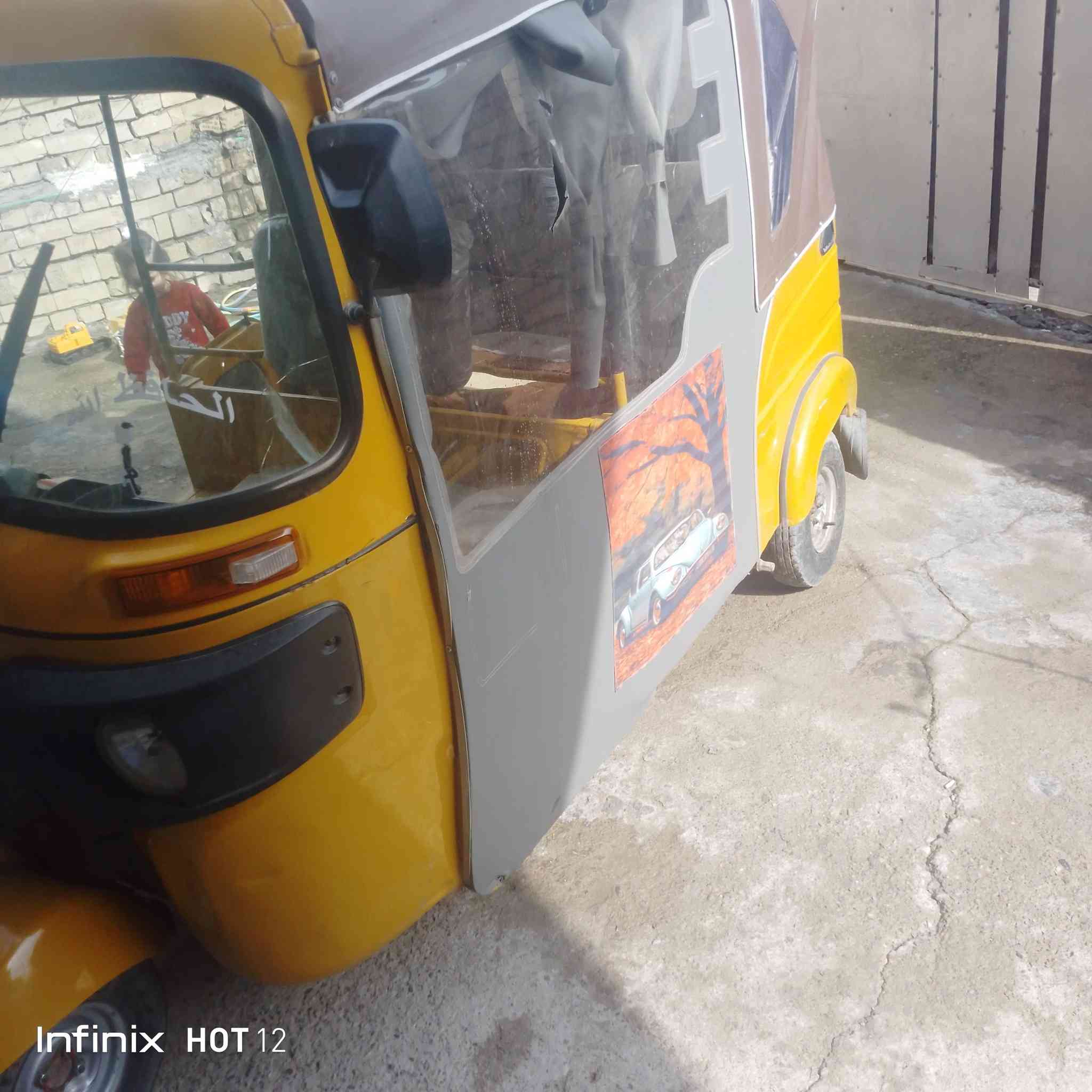 السلام عليكم تكتك للبيع موديل 21 شهر 6 تكتك جاهزه بيهه صبق برباع مكان بغداد المعامل  العماري السعر 7وميه وبيهه مجال تحويل شرط ***********
