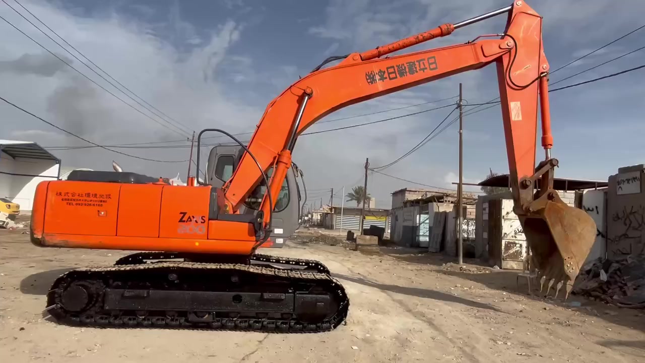 السلام عليكم البيع حفاره زت مديل 2005 رقم الماني تبريد بلادي حفاره جديدها مشتغله 13الف حفاره مكفوله وبلاديه مامفتوحه بيه برغي كله عل بلاد وضع شركه حفاره جاهزه من حداديه زناجيل ورولات وصينيه بلاديات مالات شركه ونضافه 100من 100 كهربائيات بلاديه  حفاره جاهزه الشغل مابيه أي نقص الاستفسار والاتصال عل رقم ***********
