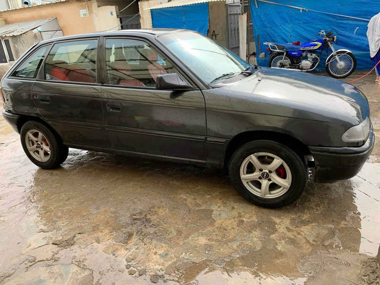 ئؤپل ئه سترا مؤديل ١٩٩٣مه كينه ١٦ى قايش پانه سه نه وى و ئه وه ليات به شه رته پاكانه ى بؤكراوه بئ مه سروفه كاره باياتى هه موى به شه رته و ئيش ده كا تاخم تايه ى نوئ ى له سه ره سعرى ٢٧$ و مه جال ژماره ى مؤبايل *********** أربيل, العراق
