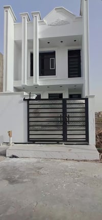 بيت للبيع ١٣٠ متر طابقين يحتوي على مدخلين استقبال مطبخ صاله صحيات غرف ...