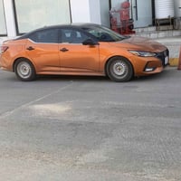 للبيع نيسان سنترا sr فول وارد امريكي 2021  حادثها جملغ خلفي وباب الخلف...