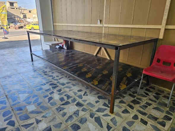 ميز حديد
الميز الأول الطول 5متر والعرض120سم الارتفاع 90سم
 الميز الثاني الطول 5متر العرض60سم الارتفاع 90سم  
سعر ٢٥٠ بي مجال مكاني بغداد حي العامل ***********
