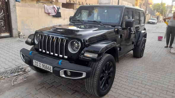 السياره  Jeep Wrangler 4Xe 2023 2.0L 4 plug-in

حجم المكينه : 2000 تيربو + هايبرد + بلكن شحن خارجي

القدرة الحصانية 375 حالة حال الهيمي 

الشحن يمشيك 30 ميل

المسافه المقطوعه : ٢٥ الف ميل     

حادثها طخه بالبنيد حسب ماموضح بالصور بعدها مامصلحه على وضعها من امريكا بيها ايرباك ستيرن ودشبول
           
رقم بغداد بعد مامسوي المعاملة حتى مباشر تترقم باسم المشتري

#المواصفات 

1.قماره تتفصخ اصير كشف
2.بصمه 
3.لوكير
4.كشافات 
6.شحن خارجي
7.بك لايت لد 
8. شاشه
9.سستم صوت دمام خلفي + امامي 
10.لايتات زنون هايلوجين
11.كشنات جلد اسود بلادي 
12.سقف اسود بلادي 
13. تحكم استرين
14. ويل حجم 20 سعر ٢٧٥ بيه مجال ***********اتصل
