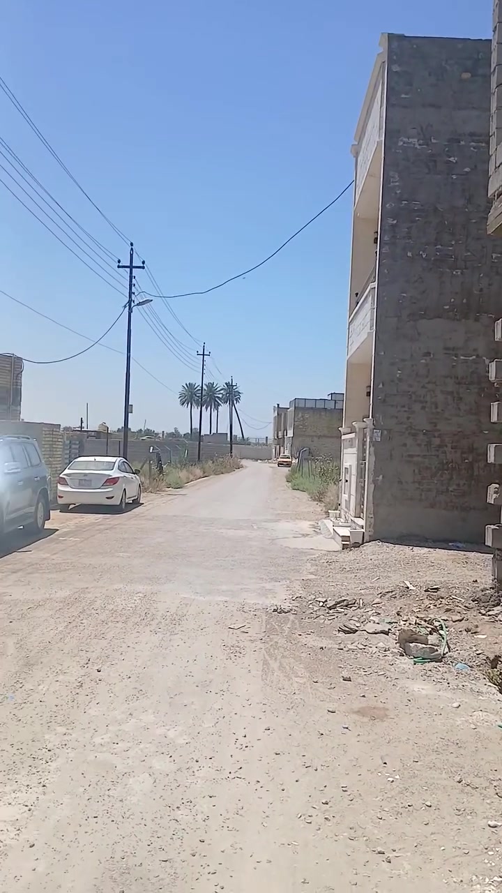 سلام عليكم مشتمل ٥٠ متر مقابيل الجزيره يحتوي على غرفتين وصاله وخدمات نضام المشتمل غرفه فوق وغرفه في الطابق الارضي للبيع فقط السعر مناسب للاتصال عل الرقم  ***********
