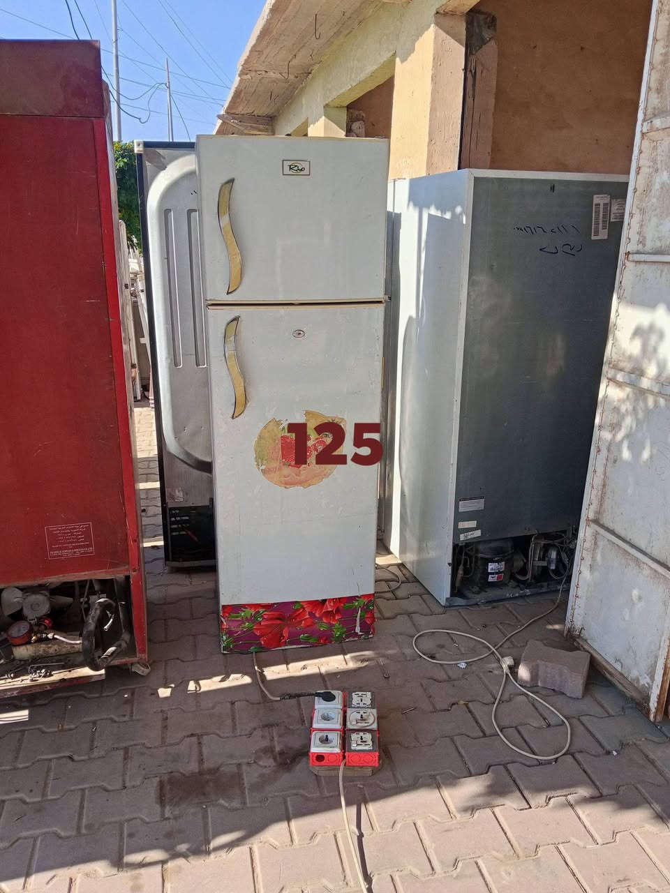 السلام عليكم براد ماء ابو حنفيتين 
وثلاجات كما واضح بصوره 
السعار بصور 
مكان محلي ناحيه العباسي مقابيل مسجد النور قرب عباس الفياض 
***********
