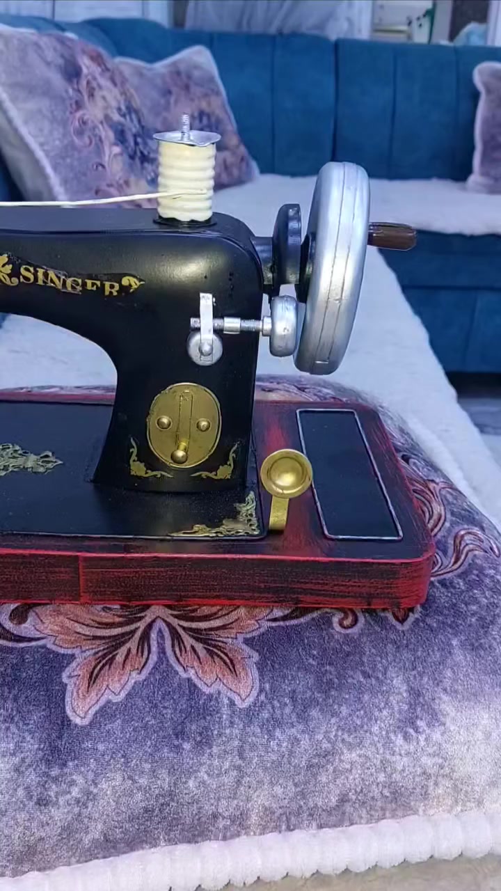 كل عام وانتم بالف خير 
ماكنة خياطه كه زينة شغل يد حديد وخشب جمل جدا ٤٠ الف مع التوصيل.


**إذا كنت صاحب هذا الإعلان وتريد حذفه لأي سبب، رجاءا أرسل رسالة إلى الدعم الفني**