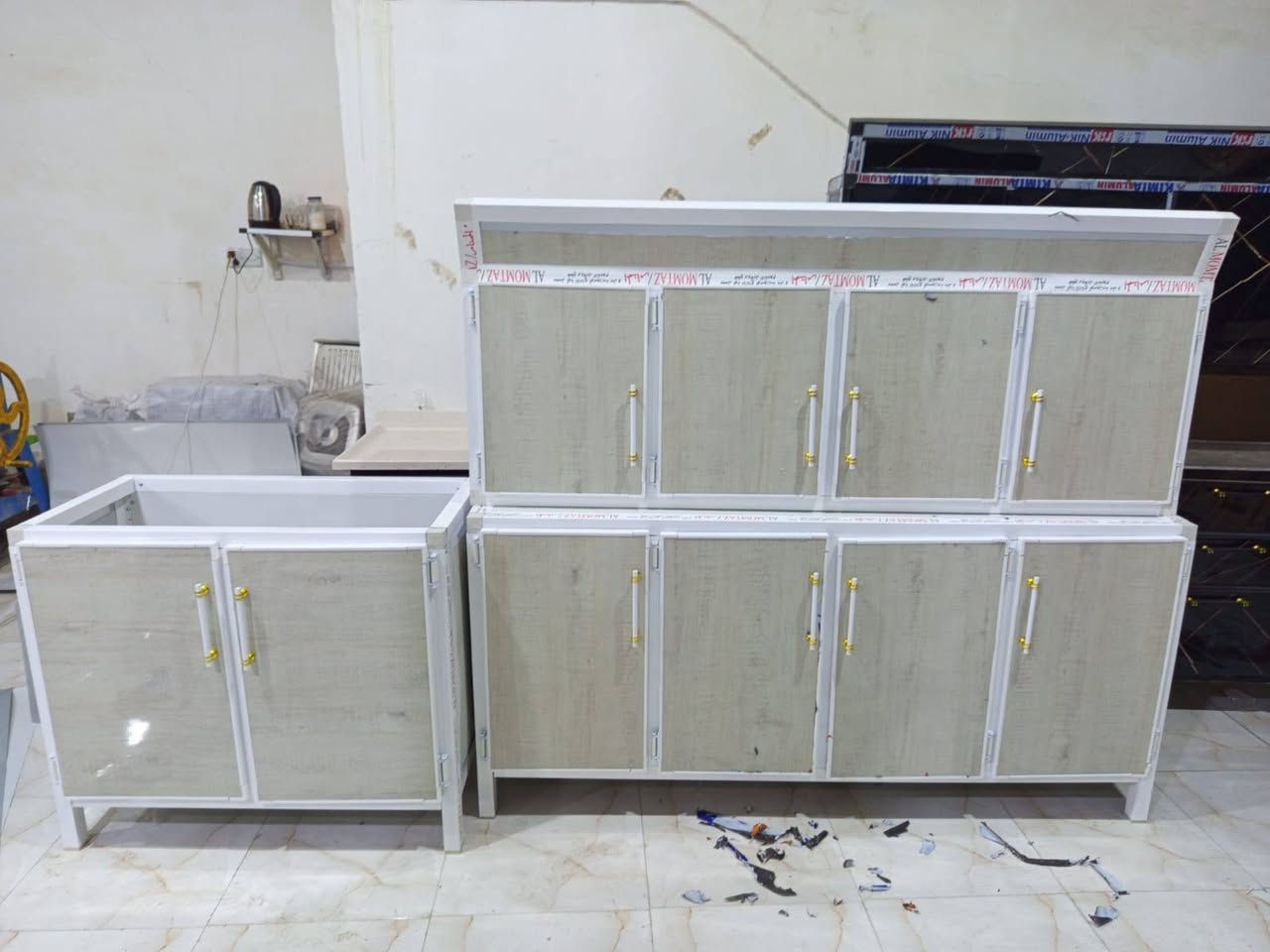 سلام عليكم ورحمة الله وبركاته كاونترات مترين ومترين ونص سعر جملةمفرد  رقم الهاتف *********** مكاني ناصريه حي فداء شارع مدارس
