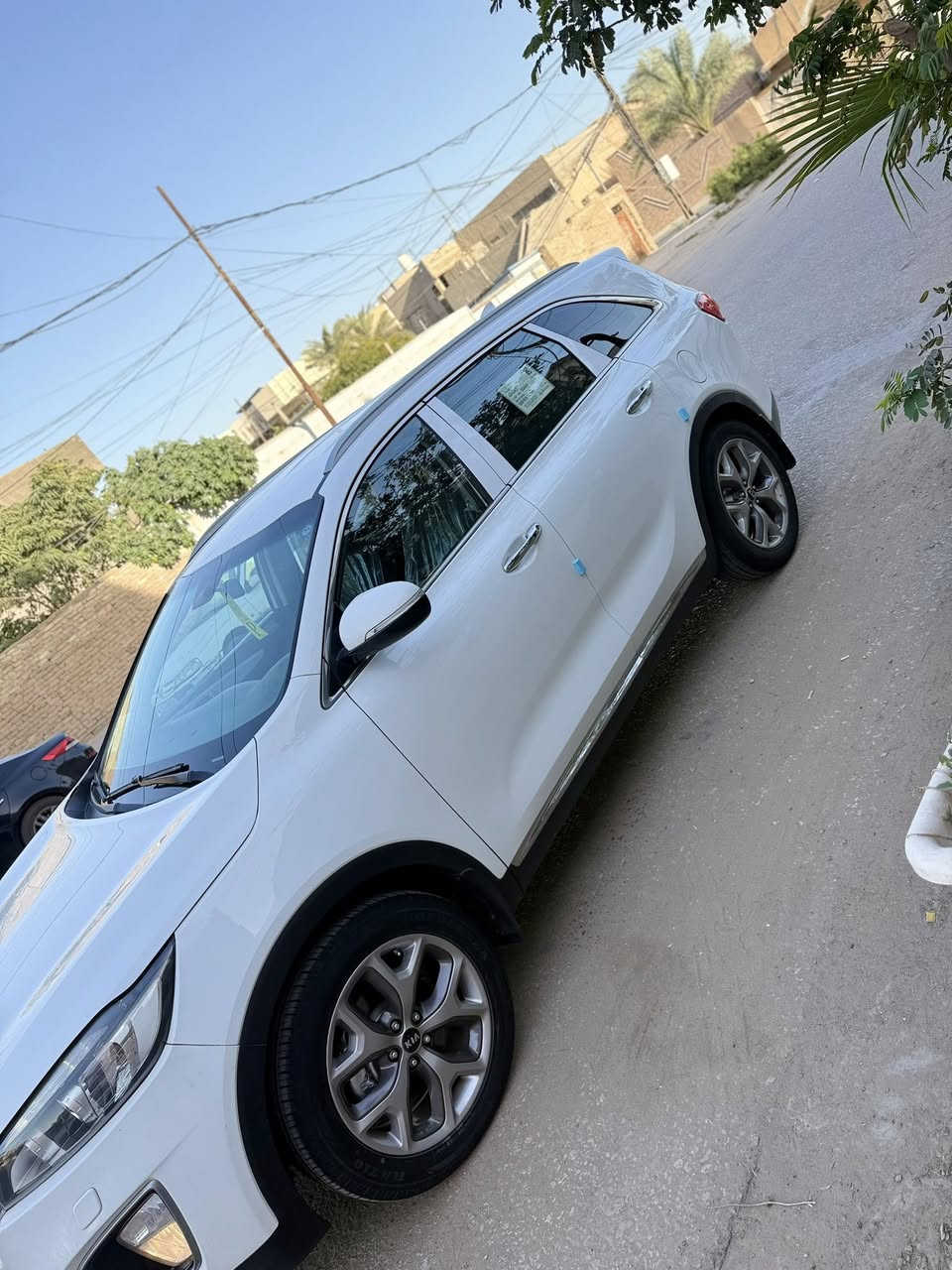 السلام عليكم
كيا سورنتو موديل ٢٠١٦ خليجية السيارة كفالة عامة من كولشي رقم سليمانية الدولي  تحويل ثاني يوم ماشية 155 الف كيلو فقط جديدة معنى الكلمة استخدام شخصي 
السعر ((((((((((182 )))))))))))
وبيها مجال حك الجية مالتك 
* مواصفاتها :. 
محرك 4 سلندر دوش 2400 المرغوب (بدون دوانز) 
حساسات أمامية وخلفية 
كامرة خلفية دوار 
زراك لايت 
لايت زنون بلادي 
اللايت الامامي والخلفي لد 
لد نهاري
كشافات ضباب 
مري شفط 
اشاير بالمري
يدات نيكل 
إنارة باليدات 
نظام الترحيب عند الاقتراب 
نظام ترحيب دخول 
منافذ شحن و يو اس بي 
بصمات دخول وتشغيل 
شاشة لمس 
تحكمات استيرن كاملة
ثلاث وضعيات قيادة 
نزول منحدرات 
مانع الانزلاق 
سبعة راكب 
تبريد بيانو 3 قطع 
مناخين تبريد منفصل الراكب والسائق 
بردأت خلفية بلادي 
تخم اطارات جديدة 
وبعد بيها مواصفات أكثر السيارة جديدة جدا بمعنى الكلمة وعلى ايد وحدة واستخدام قليل  
مكينة كير حدادية كولهن عالشرط 
اسبيرها والجك والكتلوكات على وضع الشركة 
للاستفسار الاتصال على الرقم ***********
مكان السيارة النجف الاشرف
