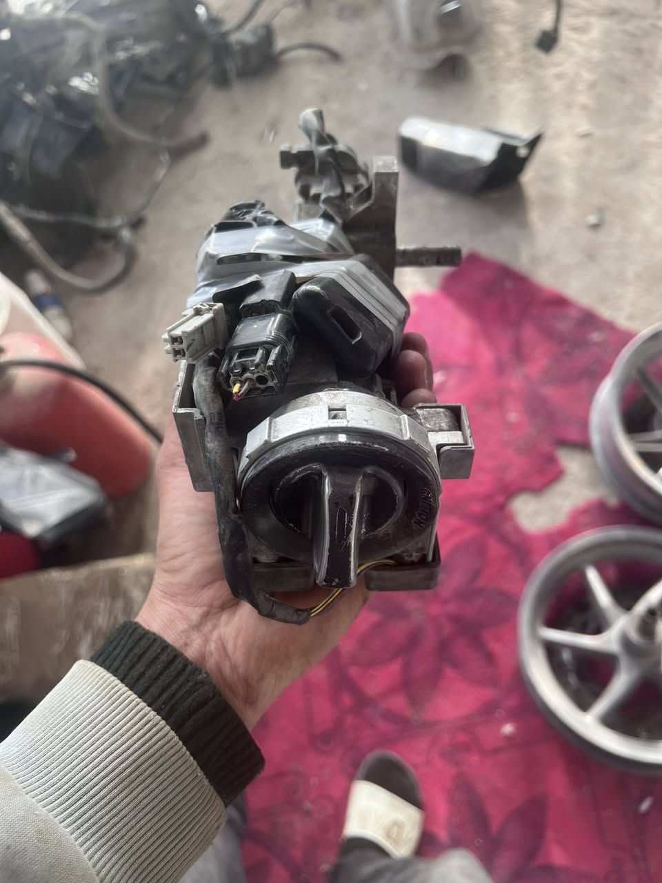 شتحتاج تفصيخ 010موجود توصيل جميع المحافضات اتصل واتساب موجود ***********
