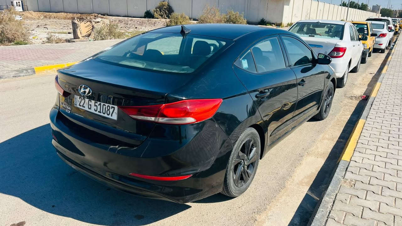 السلام عليكم عندي النترا البيع  موديل ٢٠١٨  سياره وارد امريكي. صور حادث مرفوقه  ويه صور. سياره بدون  لا لغد ولا شاصي. 
وكث مكفوله يعني. بيه ٥ قطع صبغ   سياره محرك كير صدر تبريد كله مكفول  بلاد  ومواصفات عاديه  سعر مطلوب. ١٠٣ ورقه بيه مجال بسيط  موجوده سياره بغداد الحريه.هاتف 
***********
