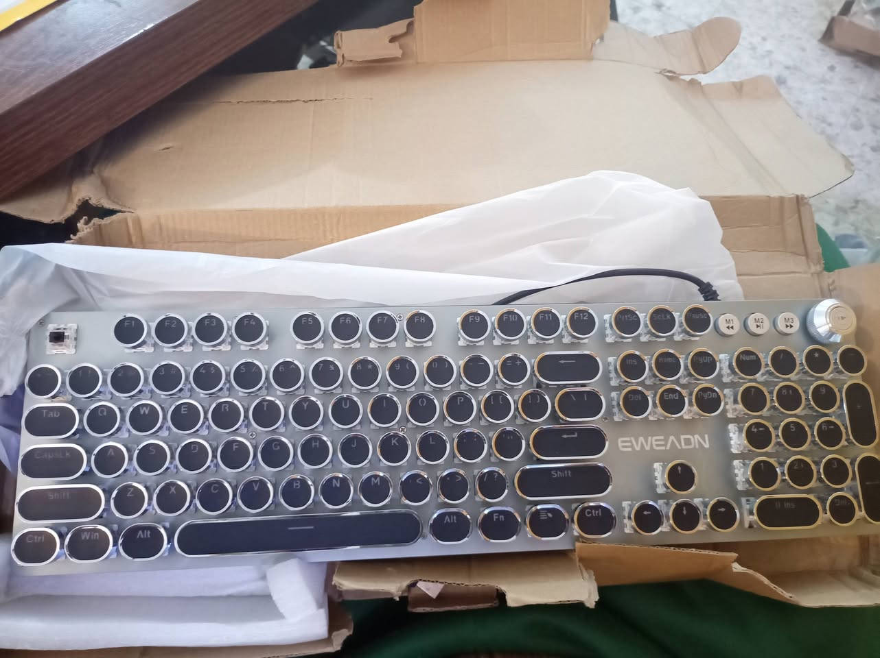 كيبورد


**إذا كنت صاحب هذا الإعلان وتريد حذفه لأي سبب، رجاءا أرسل رسالة إلى الدعم الفني**