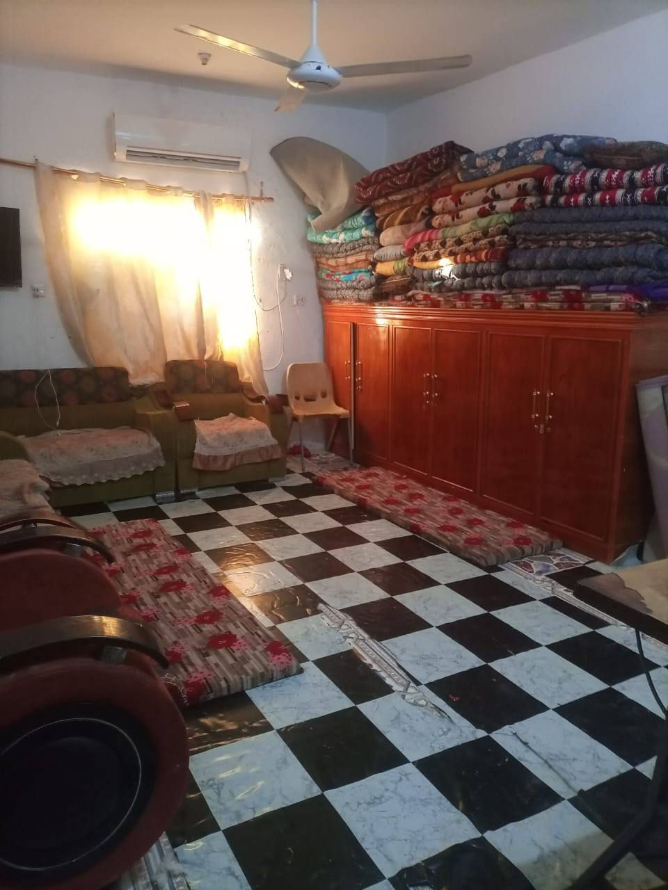 بيع مستعجل
بيت للبيع زراعي اقرار محكمه مساحه 180 يقع خلف جامعه الجديده قرب مستشفى الولاده يحتوي على ثلاثة غرف ووصاله وصحيات ومطبخ وبراني اللسعر 20 قفل يرهم اقصاد بمقدمه 10 وبلشهر 500 للاستفسار مكتب الصالح للعقار ***********6
