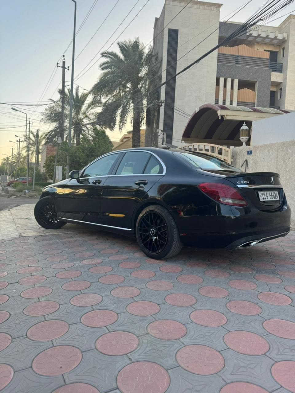 السلام عليكم 

مارسيدس C300 2018 
تو وييل  دفع خلفي
حادثها مرفق مع الصور 
وبالعراق بيها فقط بنيد صبغ

المواصفات

فتحة سقف 
 تدفئه تبريد كشنات
خزن ميموري
فول تحكم استيرن 
محرك 2000 T 
كشنات كهرباء 
لد امامي 
لد خلفي 
اناره داخليه
ويل ١٨ 
اشاير بالمري 
المري شفط 
تخم تاير جديد 
السياره عليها سيرفز كامل 
بدون اي مسج السياره 
ماشيه ١٢٨,٠٠٠


**إذا كنت صاحب هذا الإعلان وتريد حذفه لأي سبب، رجاءا أرسل رسالة إلى الدعم الفني**