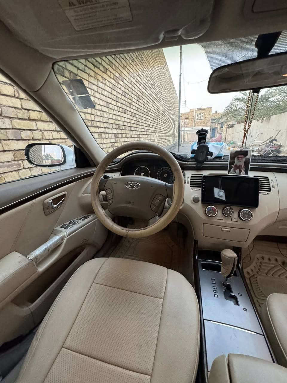 السلام عليكم ازيرا ٢٠١١ خليجي كفاله بيهه بارد فقط لا صبغ ولا ضربه مكينه٢٧٠٠ رقم بغداد بأسمي 
حداديه جديد امامي خلفي تايرات تبريد سماعات سستم سياره جاهزه من كلشي فقط يرادلهه ترتيب كماليات سعر اتصل وتدلل ***********
