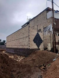 خلف بناية • درجة اولى • متفرق