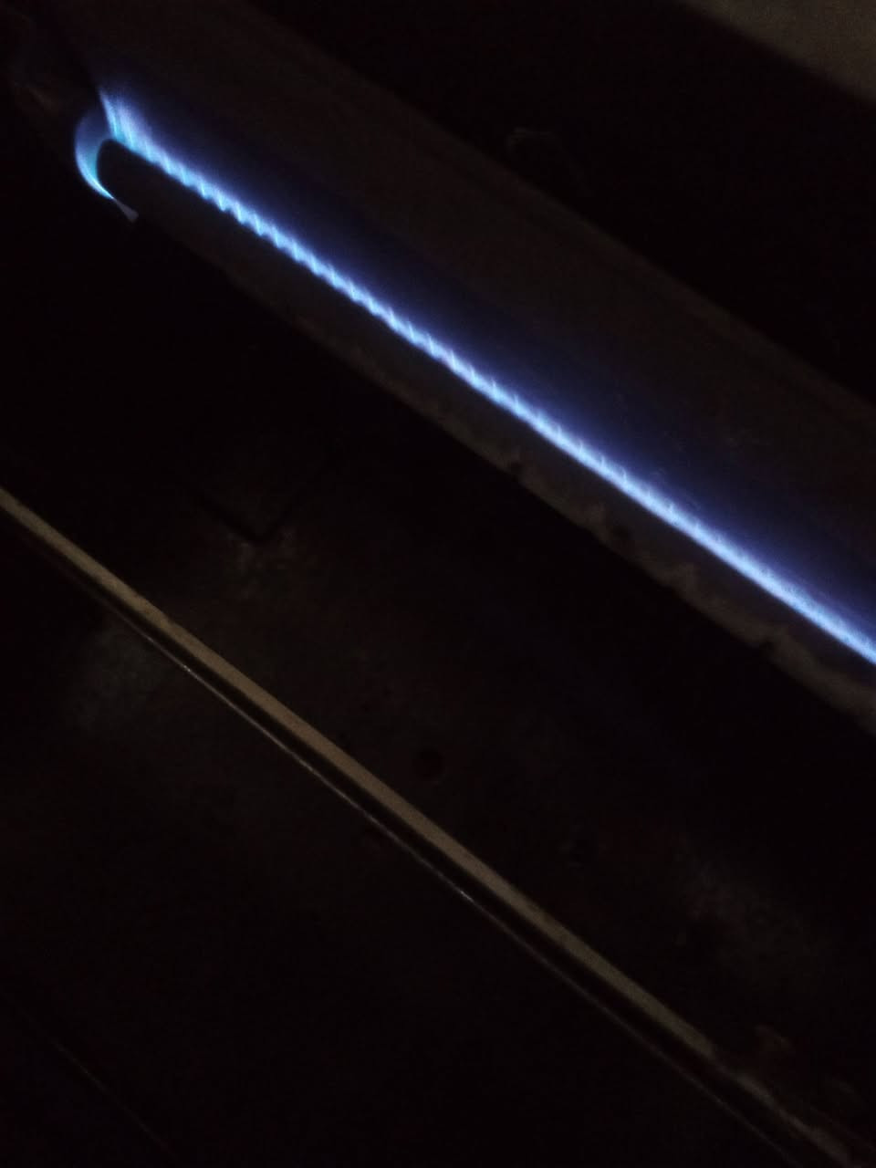 طباخ مصري فريش نضيف جدا كله شغال وع الفحص السعر 175 ، ***********
