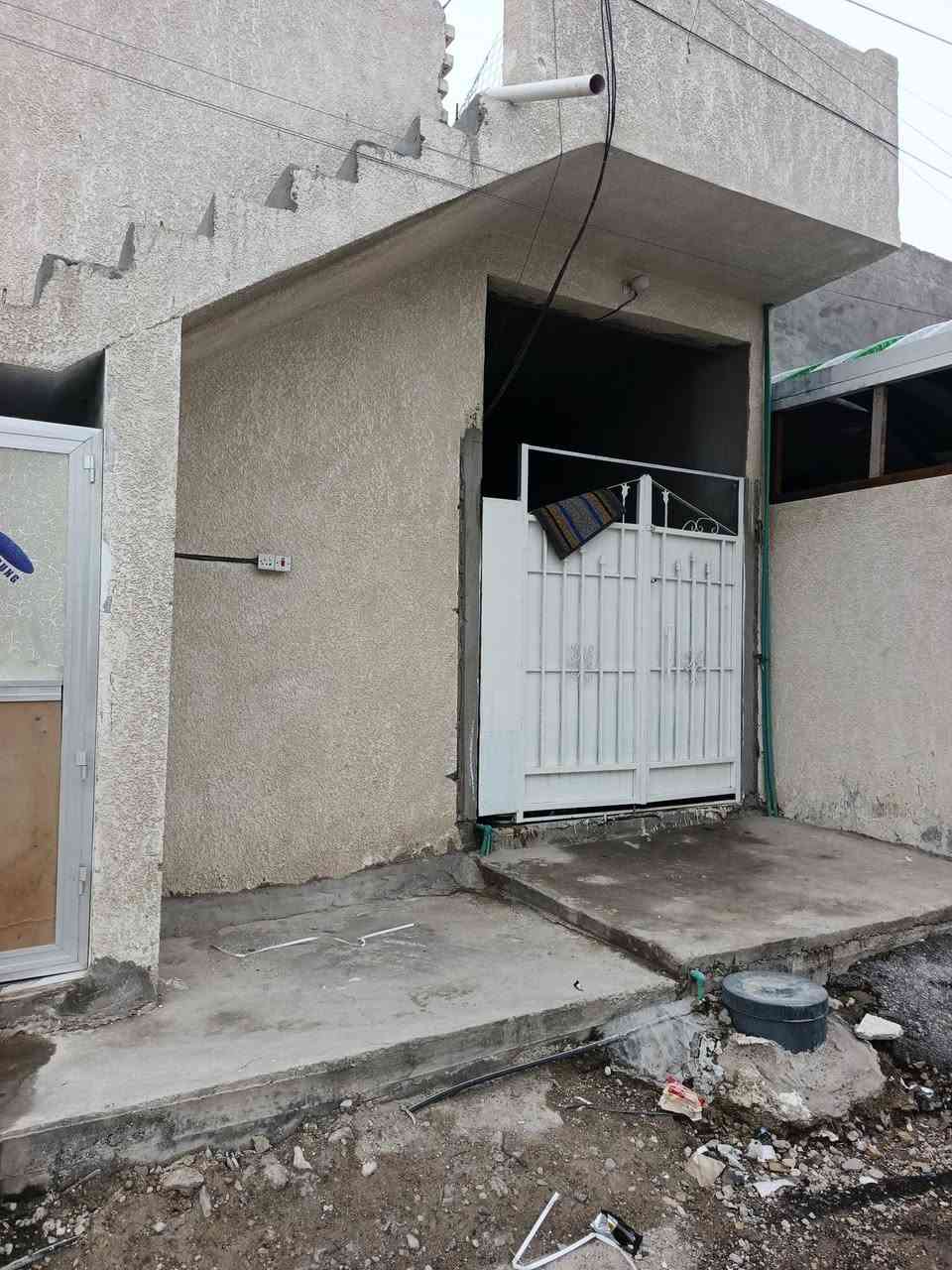 محلات +بيت تجارية شارع 40
لبيع مساحه 332 سعر 380 بيها مجال

رقم قطعه 27163

تصال ***********
