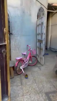 بيت رهنيه مساحه 110 متر طابقين يحتوي على طرمه مدخلين ثلاث غرف نوم وصال...