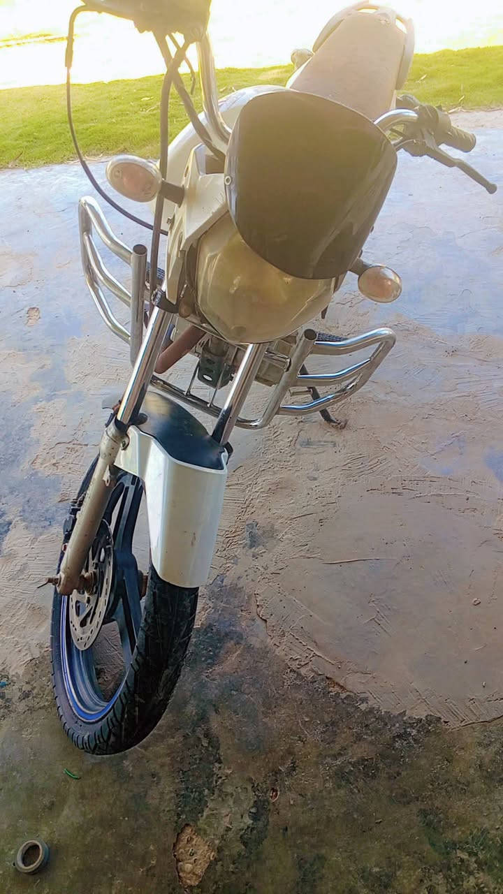 سنكي محرك 150 كهربائيات شقاله مكينه خير من الله  دبالات واحد علا واحد تايرات كله جديد دراجه حلوه كاعده  ومديله 2018 دراجه ما عايزه بس خيال  للاستفسار *********** والخاص موجود

