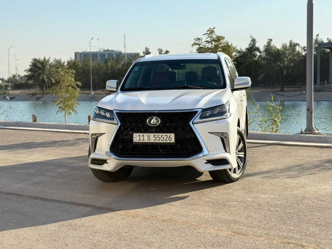 السلام عليكم
لكزز.           2016

LX570

فول موصفات
بصمه
كشنات. كهرباء ⚡️ 

جكات 

شاشات   3

مري شفط 
مانع انزلاق
معروفه موصفات الكزز 
باب خلف الصدر يقره بل السونر مفتوح

كفاله عامه السياره 
سعر 585 وبيها مجال بصيط 

‭0770 264 7430‬

***********
مكان السياره البلديات
