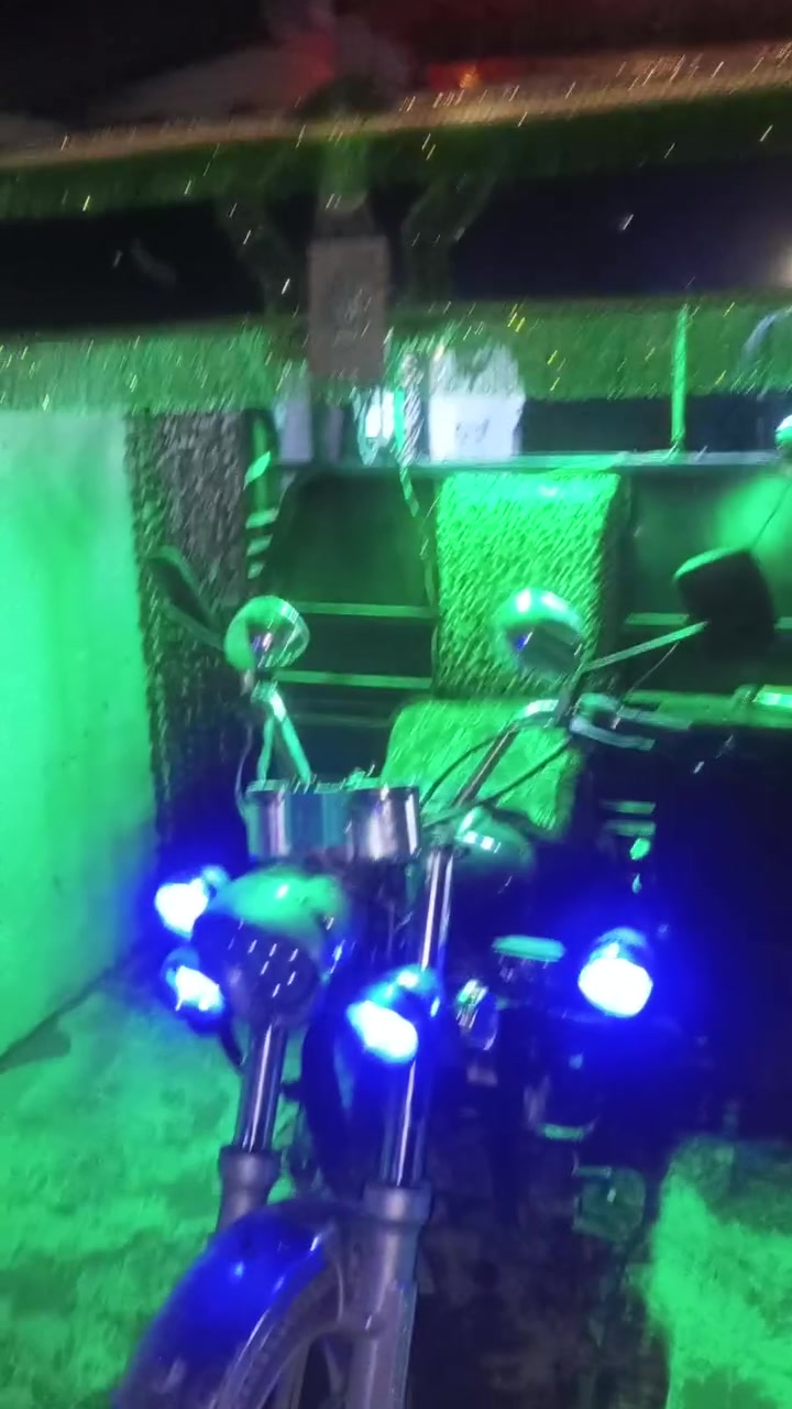 للبيع كربلاء الحسينيه العطيشي اهل لحسينيه وعون يعرفوهه ابيع بيهه ملابس ليريدهه هله بي سعرهه قفل واحد ونص ***********وهاذه رقمي
