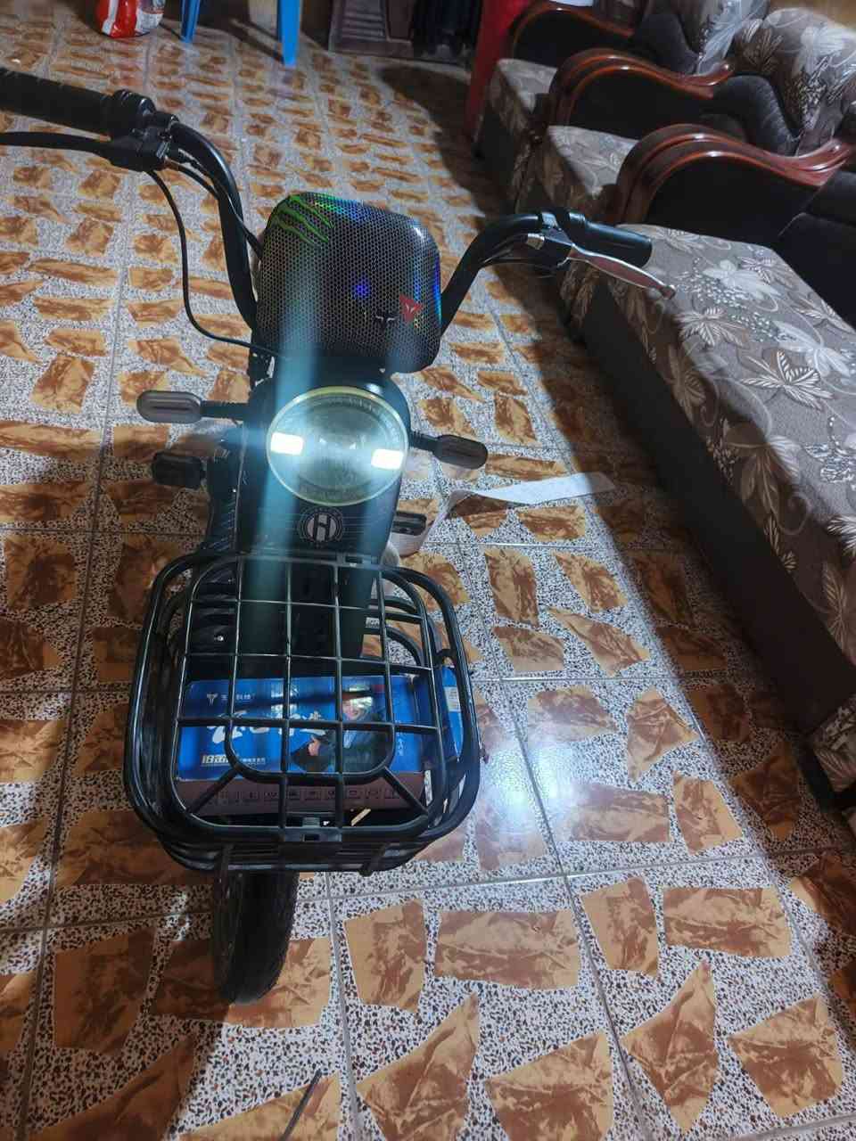 السلام عليكم ماطور شحن للبيع مديل 2025حجم 14سرعته 65  باقي التفاصيل عله الرقم ***********
