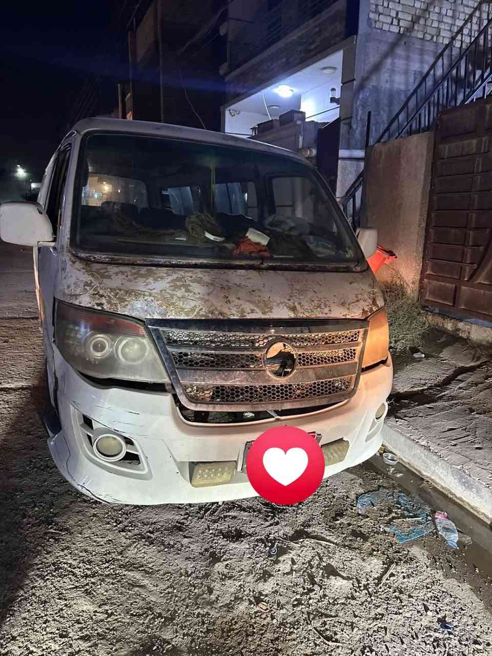 السلام عليكم 
كيا فوتون 2009 للبيع فقط
مـكيـنه كـاز مـحور مال بسـتا 2700
كـوم حديد واربـع تايرات ابـيـع
غرفتهـا مدوشمه،السـياره حّـلوه مال شغل

السـعر 12 ورقه وبيها مجال 
مـكاني تقًـاطع الدرويـش 
***********
