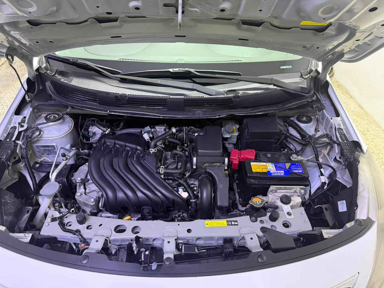 السلام عليكم اخوتي الكرام :-

نسيان سني هندي  سياره مناقصها شي تخم تاير  باتري  حداديه تبريد ثلج تدفئه بليته زرگه سياره بيها طخه بسيطه  مثل ما موضح بل صور  ماشيه 53 وقابله للزياده  بأسمنى تحويل ثاني يوم  وين ميعجبك  رقم بغداد الماني 

السعر 103 وبيها مجال كلش بسيط حگ الجيه واني خادم

ملاحظه :- اخوان الميعجبه السعر والسياره  ارجوك اندعلينا بل رزق والصحه وعبر المنشور واني بدوري جدا اشكرك

 07730 40 40 82
(ابو ابراهيم )مكانها بغداد الاعظميه او الجادريه
