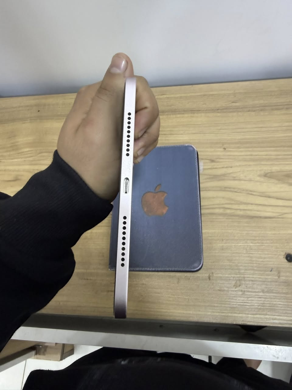 السلم عليكم عندي ايباد مينيسكس
نضافة الجهاز 100/100 بطاريه الجهاز 90/100 ذاكرة الجهاز 64 مكفول كفاله عامه ملحقات الجهاز حافضه فقط الكارتونه ما موجوده السعر 325 وبي مجال  مكاني بغداد مدينة الصدر 
للاستفسار ***********
