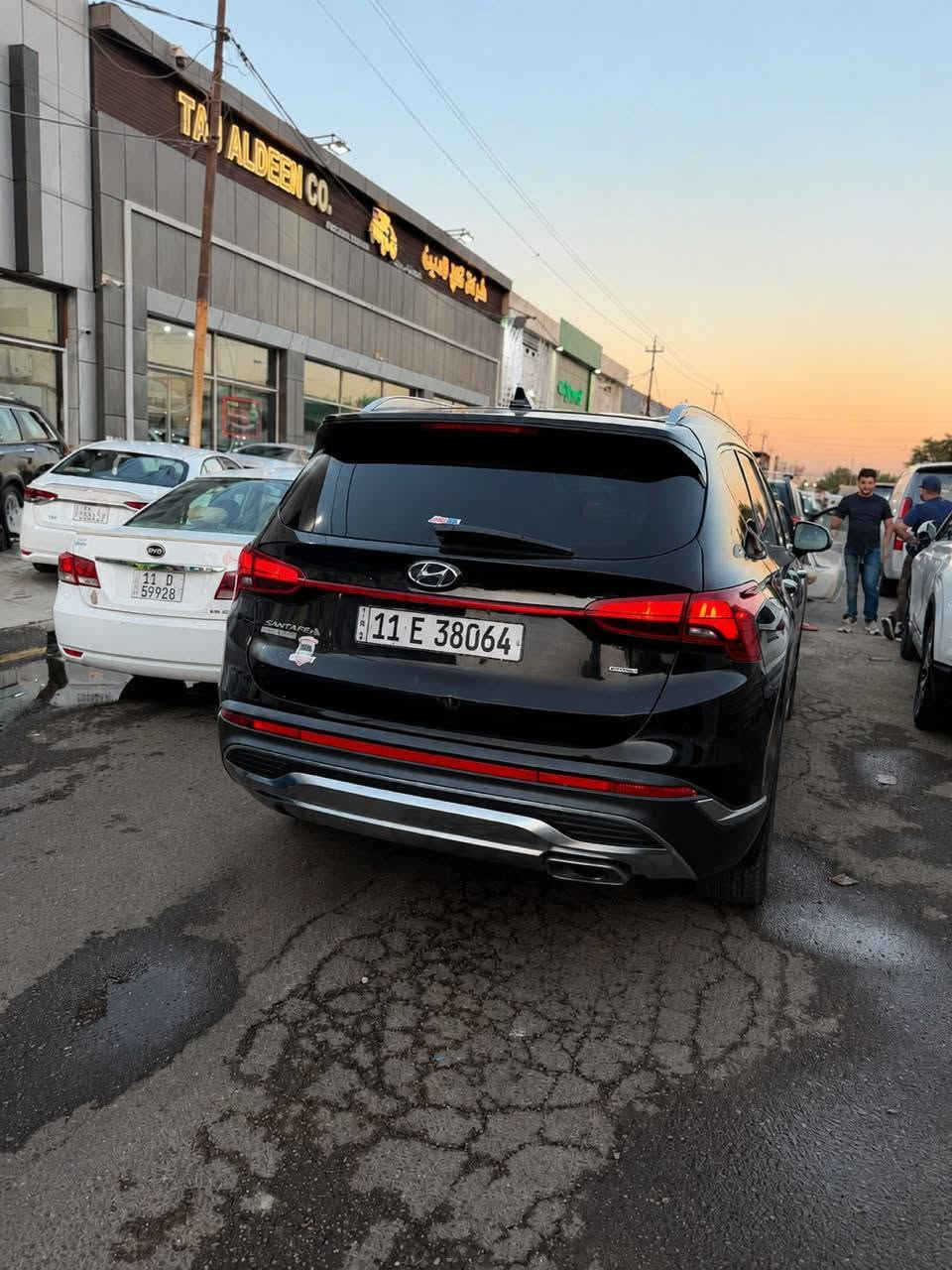 سنتافيا 2021 امريكي حادث بنيد بدون دواخل شرط الفحص 
صبغ فقط البنيد الجاملغ الايمن بارد بي (56 الف) رقم السياره (بغداد)بسمي لوحات جديد
تخم تاير وابتري جديد
مواصفات السياره
كير ماوس 8 نمر كلجات AT
المرغوب المحرك 2500 الجبير
تبريد قطعتين
بصمة ابواب وتشغيل عن بعد دبل لد تحكم ستيرن فول
شفتات سرعة
نظام
شاحن واير لس
شاشة كار بلي لاسلكي 
انارة ترحيب ابواب وداخل
سايد بريك بصمه اوتو هولد
نزول منحدرات
كامره خلفية
كشنات تحكم كهرباء
توقف ذاتي حساس تصادم خلفي
eco, sport, comfort, smart
اربع انظمة قيادة

السعر 17.500 $ 

اتصال فقط ***********
