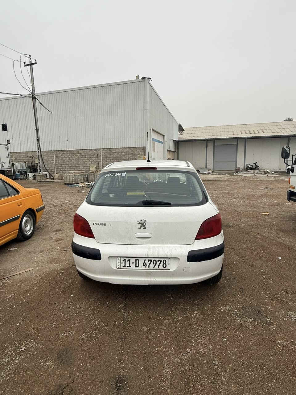 السلام عليكم بيجو ٣٠٧ موديل ٢٠٠٤ سياره خير من الله محرك كير محرك قبل شهرين شديته مصبوغه حزام ترايش كلهه مشدوده بس بلصور مشادهن جنت بيهه ضربه بباب السايق من شتريته واني حزمتهه  صدر خلفي امامي من ديد نقصهه تاير واحد فقط باسمي سنويه ٢٠٢٩ *********** السعر ٥٠ وبيهه مجال بسيط
