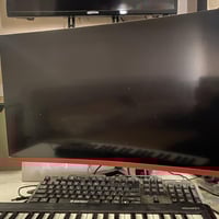 تجميعه للبيع  شاشة حجم 32 مقوسه ماليزي 4k مواصفاتها  كارت gtx 1050 ti ...