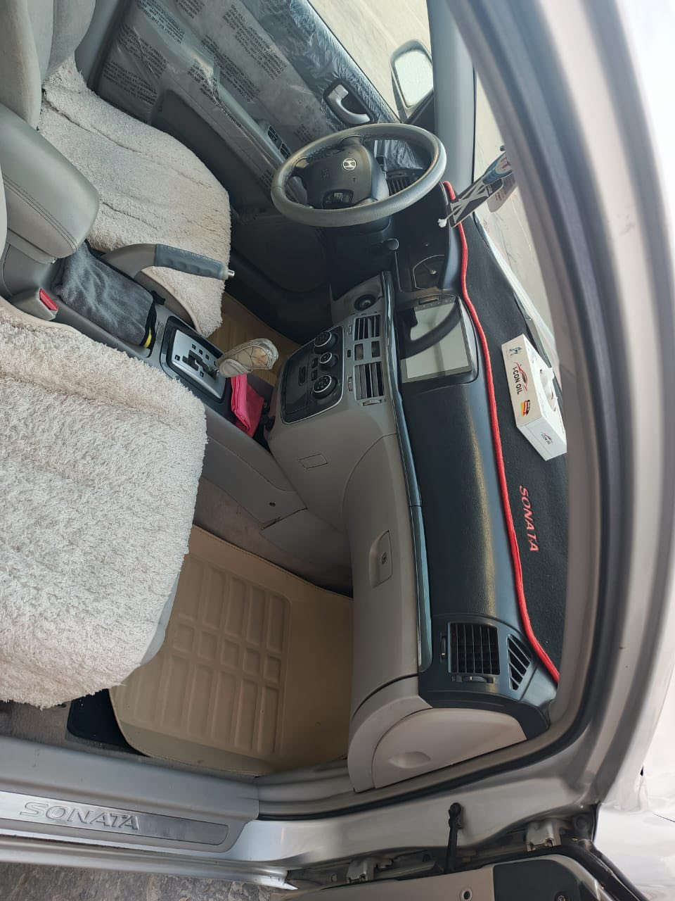 سوناتا ٢٠٠٦وارد امريكي مكينه ٦سلندر خير من الله. بيه راوجز  بس الصبح ثواني ويروح نوبات ميطلع  بيه ٤قطع صبغ ابيع حزام شواصي لغود قماره مكفول بدون اي دواخل صدره نص عمر تخم تاير جديد شادله  باتري جديد  لايت زنون شاشه ايباد كامره خلفيه 
كشناته جدد غرفته كلش حلوه  سعره ٨٥وبيه مجال قليل 
مكان بغداد الوشاش  قرب ساحه القاء *********** ملاحضه البنيد يرادله صبغ مكشر
