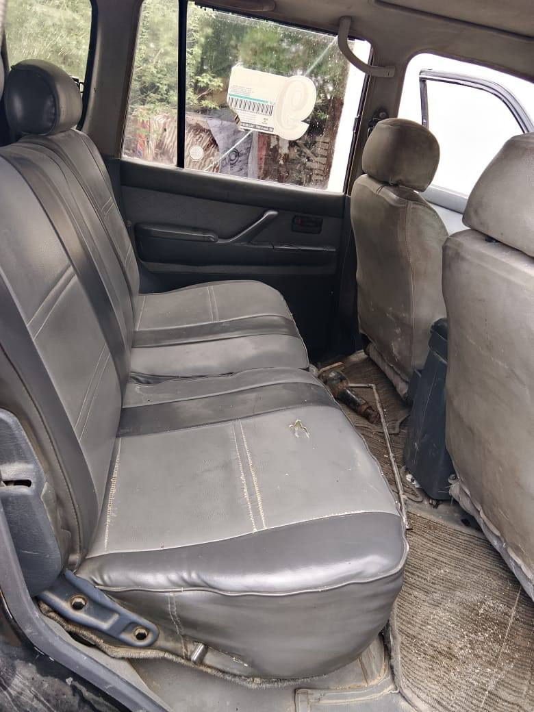 السلام عليكم اندكروز للبيع موديل  الفين رقم بصره سنويه 28ومراوس بيكم نضيف مكينه وكيره حداده شرط بيها طخم تاير مكفوله من صبق والمعجون شاصي مكفول كهربائيه كلها شقاله رقم ***********
