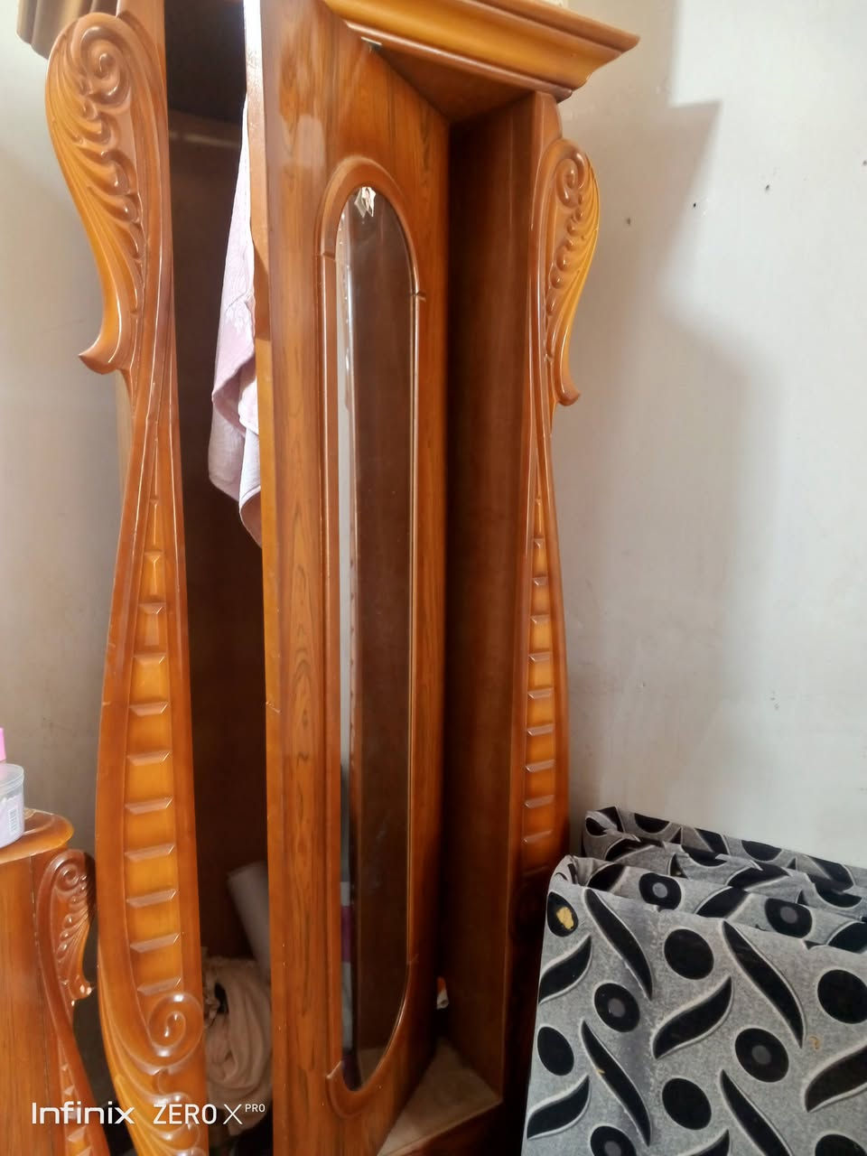 اخوان قرفه للبيع من عدا كنتور ***********
سعر 500 بيه مجال
