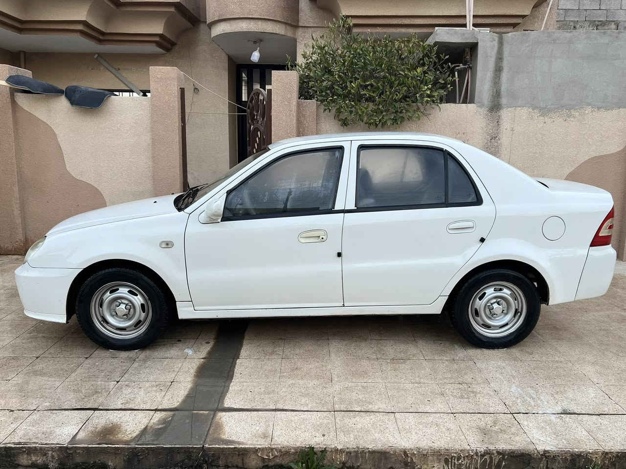 سيارة ck كلين
ماشيه 87k
محرك كير شرط 
تبريد تدفئه 
بدون صبغ 
بدون بارد 
مشروع وطني 
كاربون بنزين 
السعر 63 
الاتصال على رقم ***********
